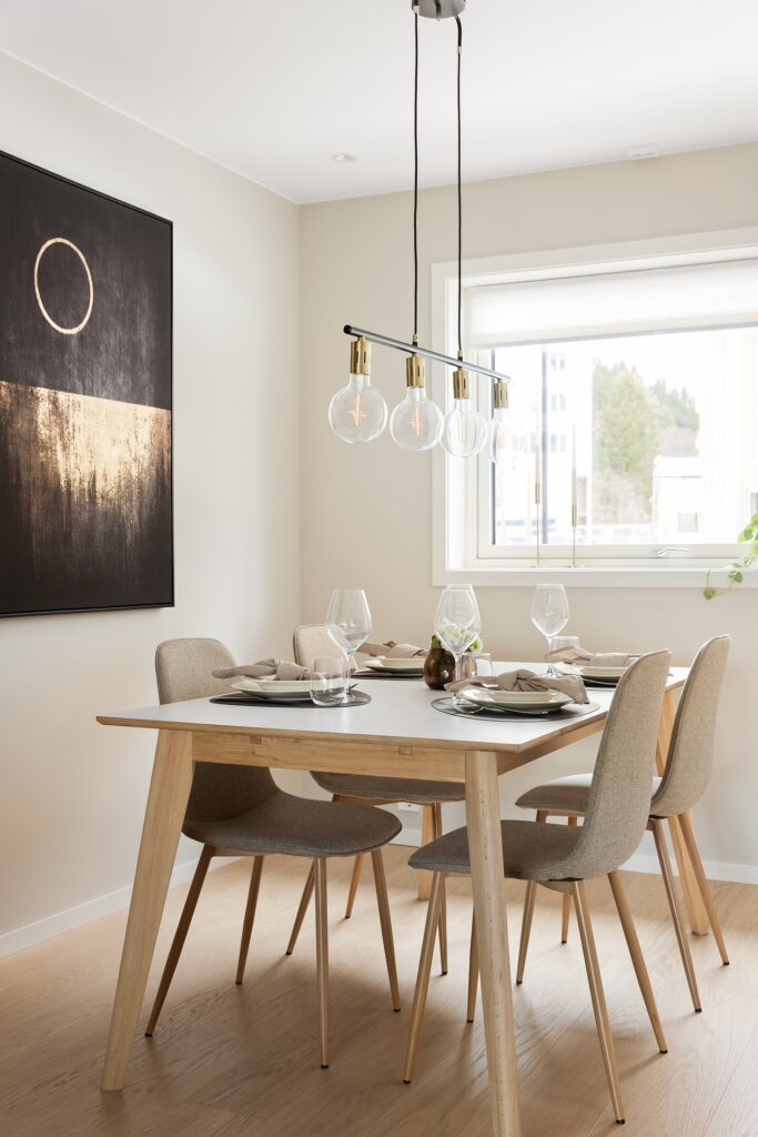 dining-area-9011242_1920